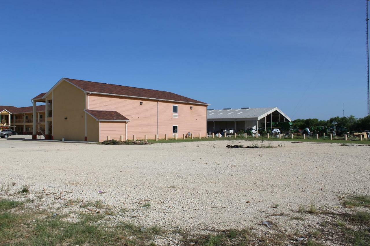 Horizon Inn&Suites Pearsall Buitenkant foto