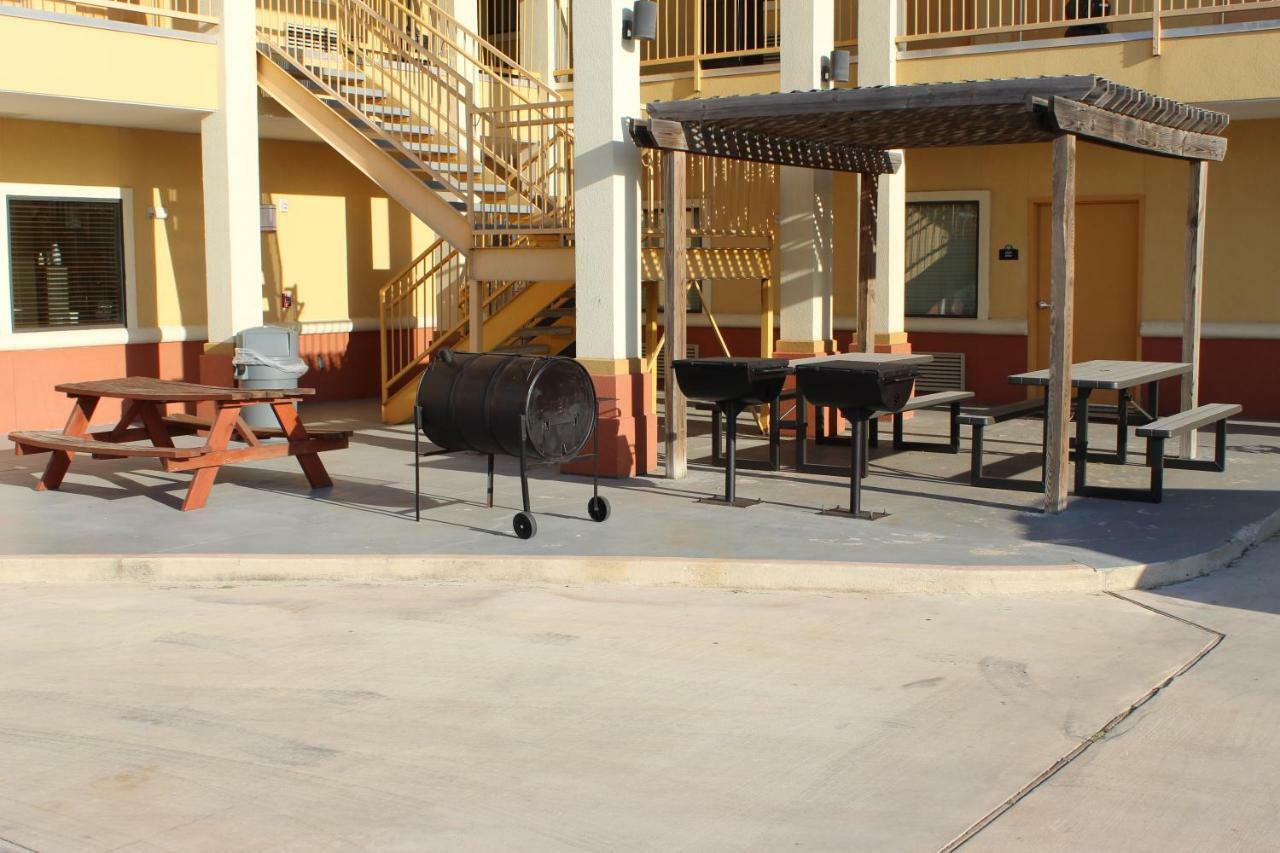 Horizon Inn&Suites Pearsall Buitenkant foto